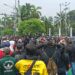 Ribuan Mahasiswa Demo di DPR, Gerbang Utama Jadi Sorotan Netizen