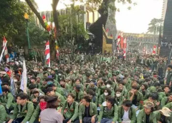 Aliansi Mahasiswa Gelar Aksi di Polda Metro Jaya, Lalin Sekitar Macet