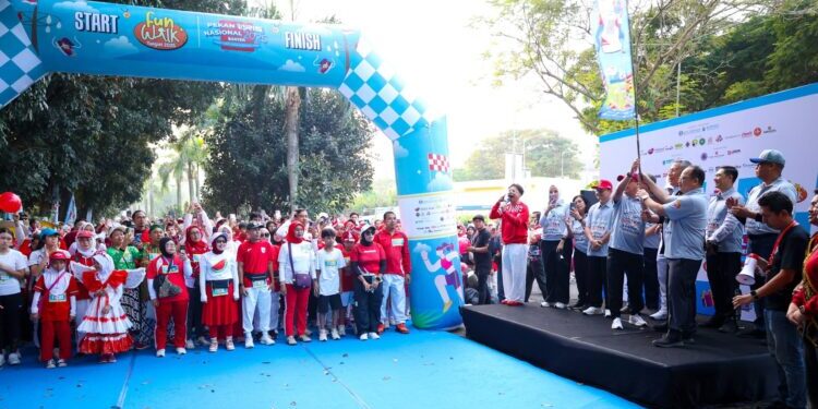 Dilepas Benyamin, Fun Walk Tangsel 2025 Disambut Ribuan Masyarakat