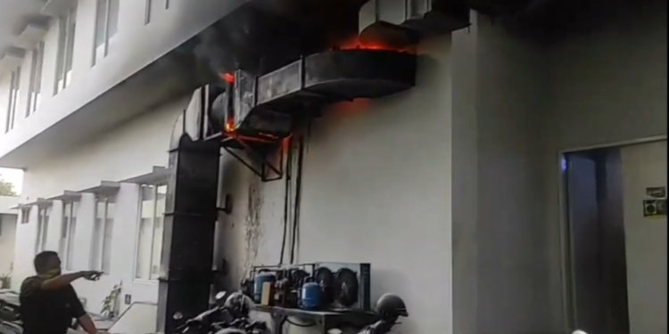 Hotel Bintang Tiga di Tangerang Terbakar, Api Diduga dari Instalasi Dapur