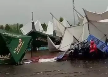 Banyak Stand Roboh, Hujan-Angin Hantam Festival Karian di Banten