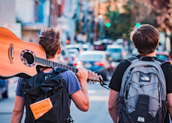 Bukan Cuma Kuliah, Ini Cara Anak Rantau Tangsel Hadapi Tantangan Mental di Ibu Kota