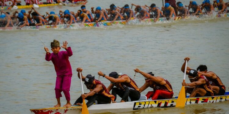 Menteri Pariwisata: Festival Pacu Jalur Contoh Sukses Ikon Budaya Jadi Magnet Wisata