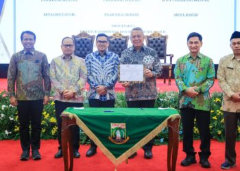 Pemkot dan DPRD Tangsel Teken Komitmen Antikorupsi Bersama KPK