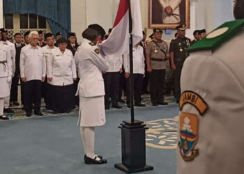 Mensesneg Kukuhkan 76 Anggota Paskibraka Nasional 2025