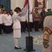 Mensesneg Kukuhkan 76 Anggota Paskibraka Nasional 2025