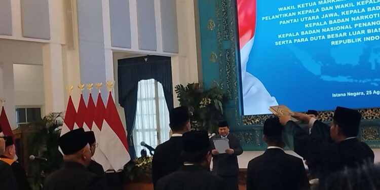 Presiden Prabowo Lantik Wakil Ketua MA hingga Kepala BNN di Istana Negara