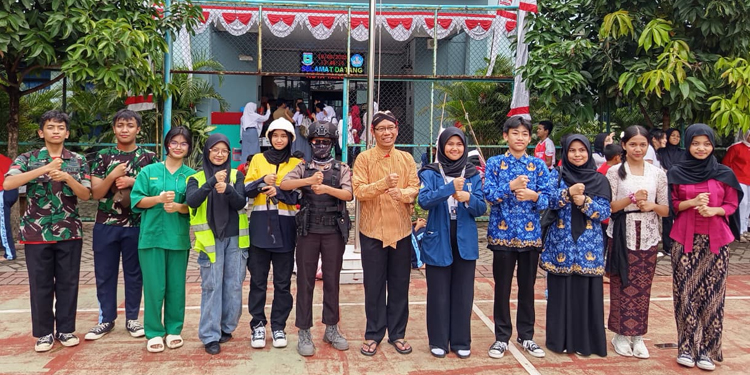 Meriah, SMPN 8 Tangsel Rayakan HUT RI dengan Upacara dan Parade Kostum