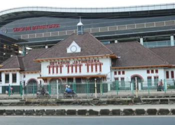 KAI Terapkan Pola Operasi Berhenti Luar Biasa di Stasiun Jatinegara hingga 2 September 2025