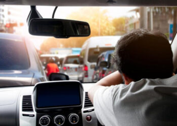 Dear Warga Tangsel, Ini Tips Mengatasi Jenuh saat Macet di Jalan