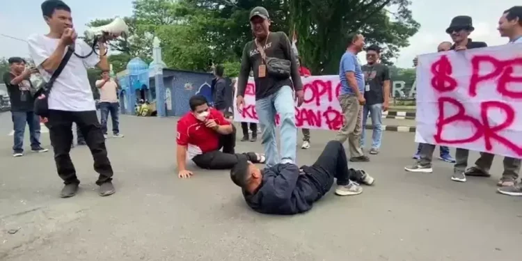 unjuk rasa wartawan di lebak