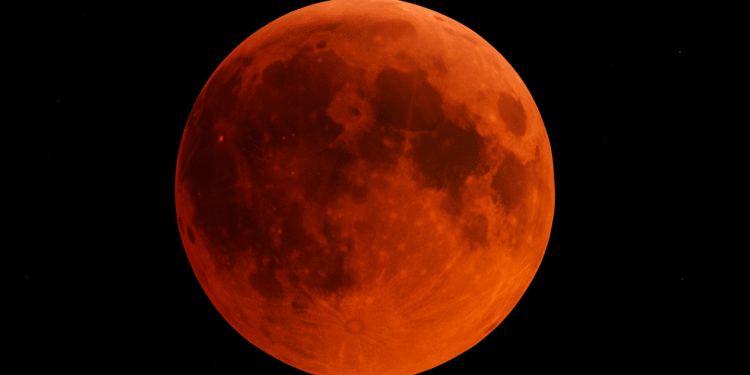 Gerhana Bulan Total Terlihat di Indonesia Malam Ini, Catat Jadwalnya