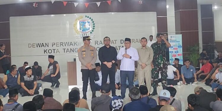 Ketua DPRD Tangsel Apresiasi Aksi Damai Warga, Pastikan Aspirasi Dicatat dengan Baik