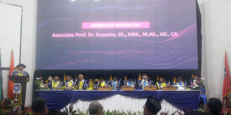 Wisuda TAU: Hadapi Ancaman Pengangguran dengan Investasi Sumber Daya Manusia