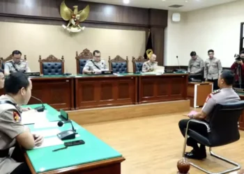 Dipecat Secara Tidak Hormat Akibat Lindas Ojol, Tangis Kompol Cosmas Pecah