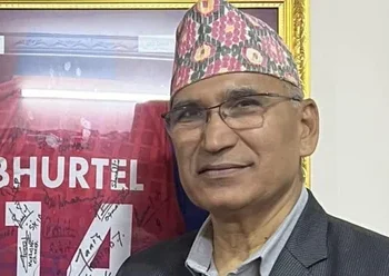 Viral! Menteri Keuangan Nepal Lari Tunggang Langgang Dikejar Massa Demonstran