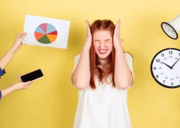 Letih Berlebihan Setelah Nongkrong di Long Weekend? Waspada Social Burnout