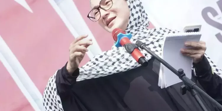 Bersama Aktivis Dunia, Wanda Hamidah Berlayar ke Gaza Demi Kemanusiaan