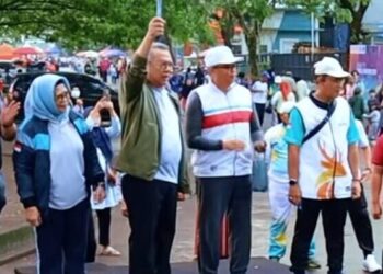 Benyamin Lepas Ribuan Peserta Road to Tangsel Marathon 2025 di CFD BSD