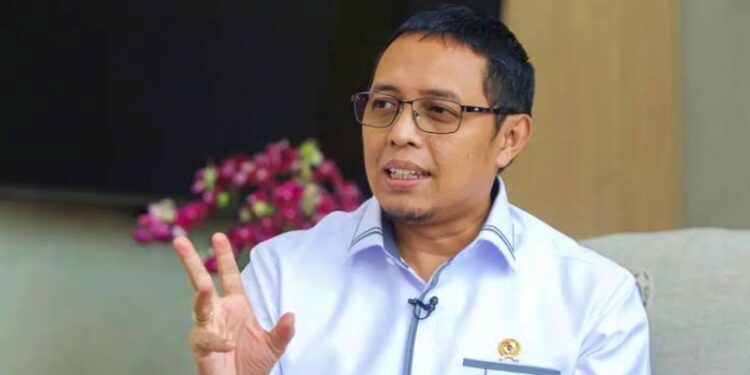 Transformasi Karier Hasan Nasbi, Dari PCO ke Komisaris BUMN Energi