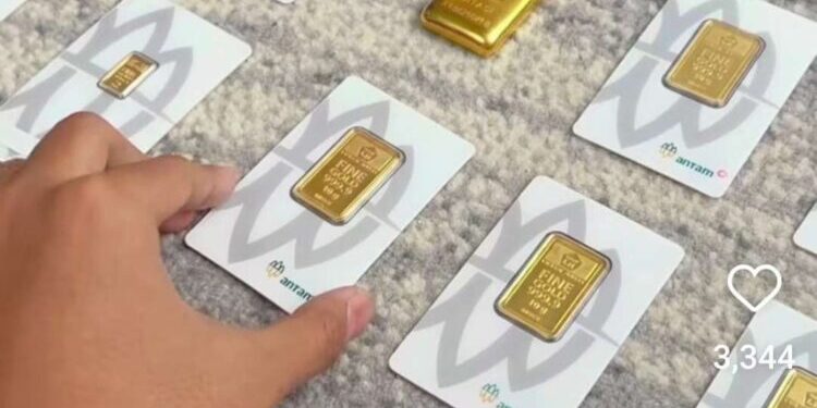 Harga Emas Cetak Rekor Baru, Investor Berburu Aset Aman