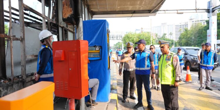 Usai Demo Rusuh, Gerbang Tol Semanggi hingga Slipi Kembali Dibuka