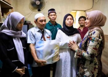 Kemensos Beri Bansos Ratusan Tetangga Driver Ojol Affan Kurniawan