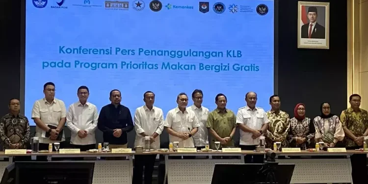 Pemerintah Tutup SPPG Bermasalah Usai Kasus Keracunan Makanan Bergizi Gratis
