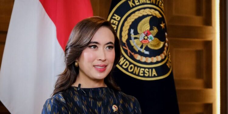 Isu Menpar Widiyanti Mandi Pakai Air Galon Dibantah Kemenpar: Hoaks!