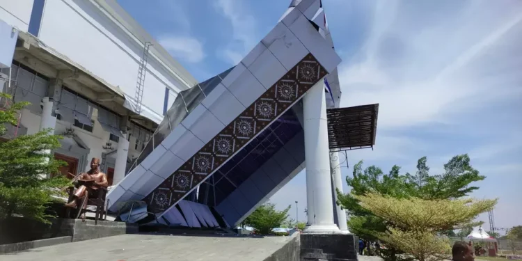 Lobi Gedung Pemkab Brebes Ambruk, Polisi Selidiki Penyebabnya