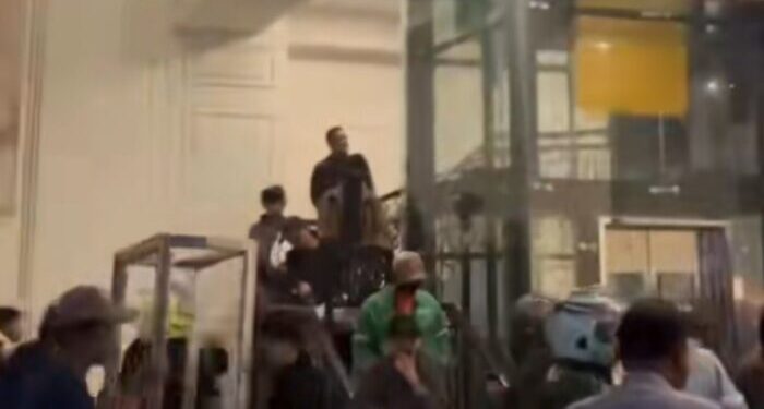 Pelaku Penjarahan Rumah Eko Patrio Diburu Polisi