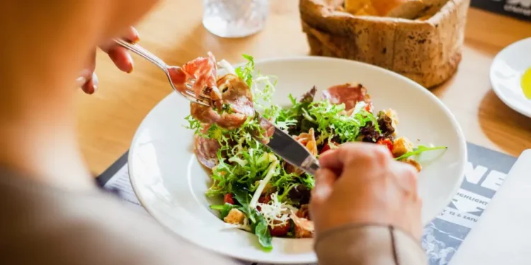 Makan Banyak Tanpa Rasa Bersalah? Ini Rahasia Diet Volume Eating