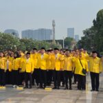 Golkar DKI Tabur Bunga di TMP Kalibata Peringati Harlah ke-61