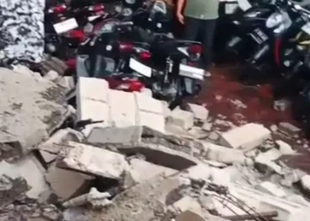 Puluhan Motor Siswa SMAN 11 Tangsel Rusak Diterjang Hujan dan Angin Kencang