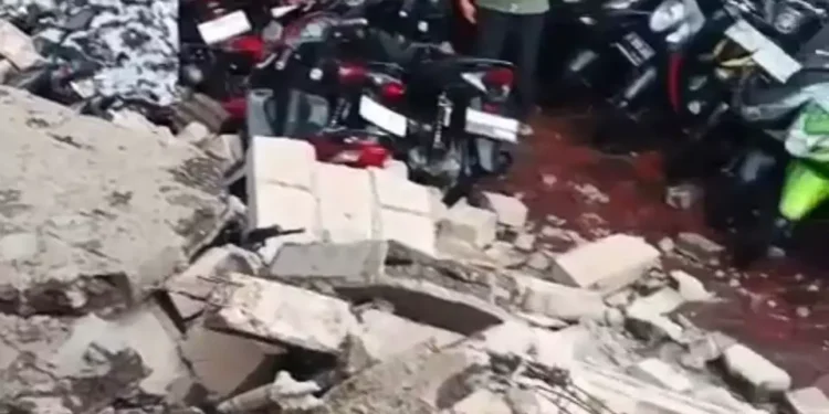 Puluhan Motor Siswa SMAN 11 Tangsel Rusak Diterjang Hujan dan Angin Kencang