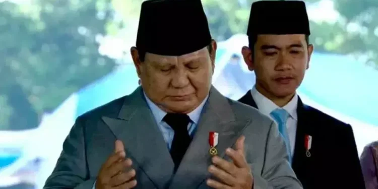 Tanda Hormat pada Pahlawan Revolusi, Presiden Prabowo Berdoa di Lubang Buaya
