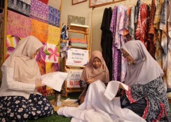 Mengubah Daster Jadi Fashion Elegan, UMKM Binaan BRI “Findmeera” Buktikan Perempuan Bisa Berdaya dari Rumah