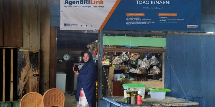 Cerita AgenBRILink “Irnaeni”, Penghubung Akses Keuangan Petani Kakao dan Komunitas Perempuan di Papua