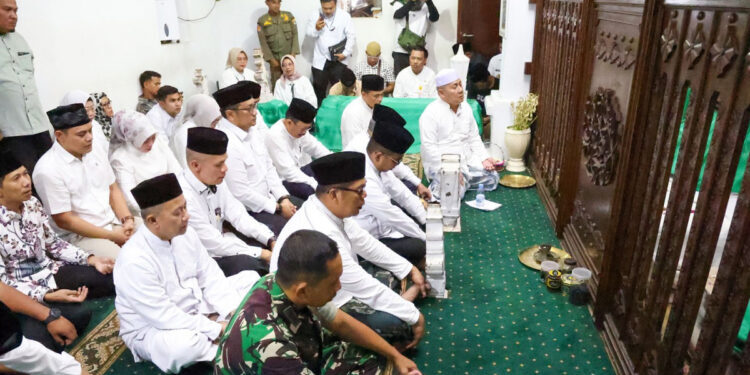 Rangkaian HUT Ke-25 Provinsi Banten, Gubernur Andra Soni Ziarah ke Makam Sultan Maulana Hasanuddin