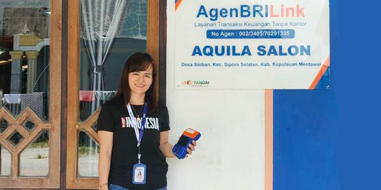 Ditengah Keterbatasan, Perempuan Ini Hadirkan Layanan Keuangan AgenBRILink di Kepulauan Mentawai