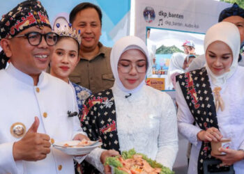 HUT ke-25 Provinsi Banten Dimeriahkan Festival Kuliner Gratis, Gubernur Andra Soni Nikmati Laksa Tangerang