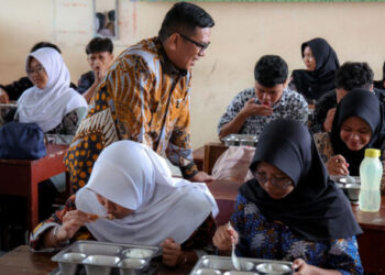 Pastikan Program MBG, Gubernur Banten Pantau Langsung SPPG di Kota Tangerang