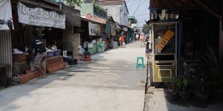 Jalan Mulus, Warga Pasar Bukit Pamulang Bahagia: Sekarang Enak, Lancar, Gak Ada Lubang Lagi!