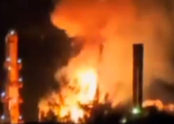 Kebakaran Landa Kilang Minyak Dumai, Pertamina Fokus Pemadaman