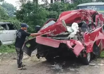 Travel Tabrak Truk di Tol Cipularang, 1 Tewas dan 9 Luka: Diduga Sopir Mengantuk