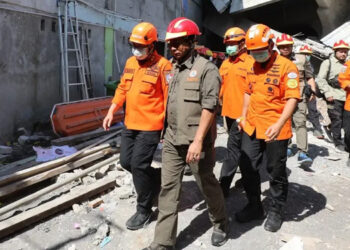BNPB: 59 Santri Masih Tertimbun Bangunan di Ponpes Al-Khoziny