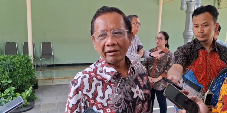 Kasus Keracunan MBG, Dua Cucu Mahfud MD Ikut Jadi Korban