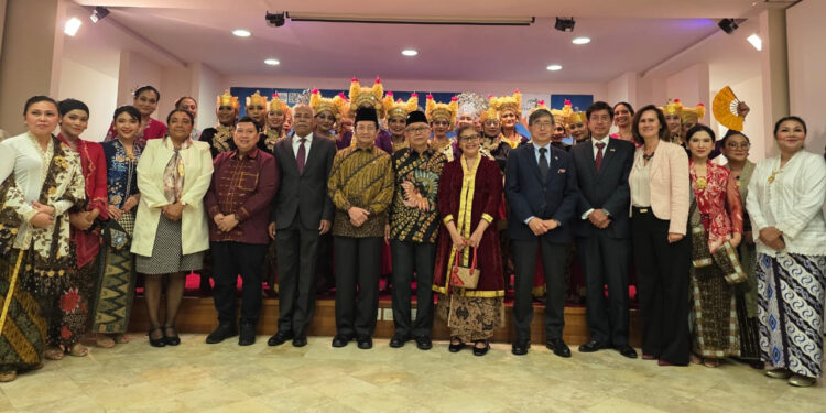 Bertolak ke Vatikan, Menag Hadiri Pertemuan Internasional untuk Perdamaian