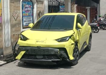 Mobil Listrik Oleng di Tanjung Priok, Tabrak 3 Motor dan Sejumlah Gerobak 5 Orang Luka-Luka