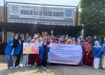 Pengenalan Gadget sebagai Media Interaktif untuk Meningkatkan Minat Baca Siswa SD